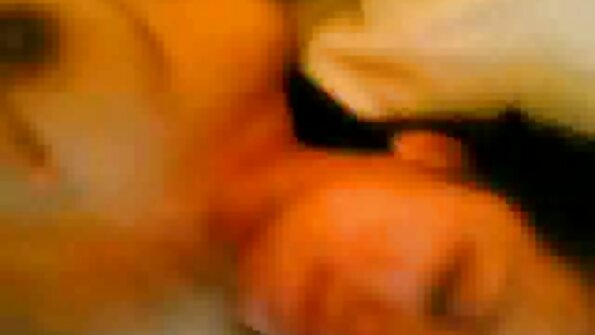 দুটো মেয়ে নগ্ন বাংলা চোদা চুদি hd অবস্থায়, বৌকে রোদে চুদছে