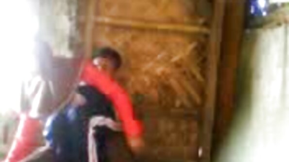 পেটিট স্বর্ণকেশী আম্বর দাইকিরি একটি সূক্ষ্ম বাংলাদেশী চুদাচুদি ভিডিও লিঙ্গ ফুঁকছে
